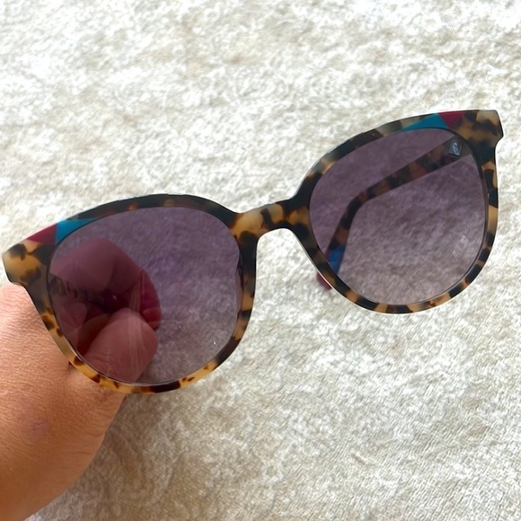 NWOT Furla Tortoise with Blue & Red Detail Round Designer Sunglasses - Picture 1 of 14